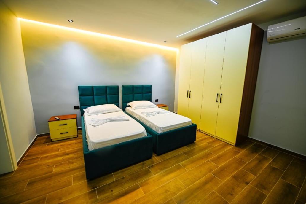 Mon Ami Boutique Hotel Shkoder Bagian luar foto