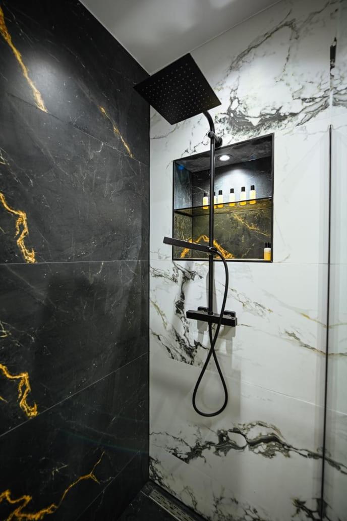 Mon Ami Boutique Hotel Shkoder Bagian luar foto