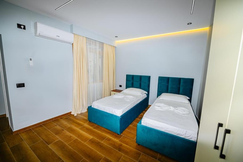 Mon Ami Boutique Hotel Shkoder Bagian luar foto